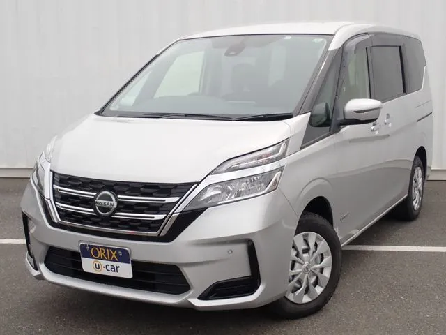 ニッサン　セレナ　Ｓハイブリッド　４ＷＤ